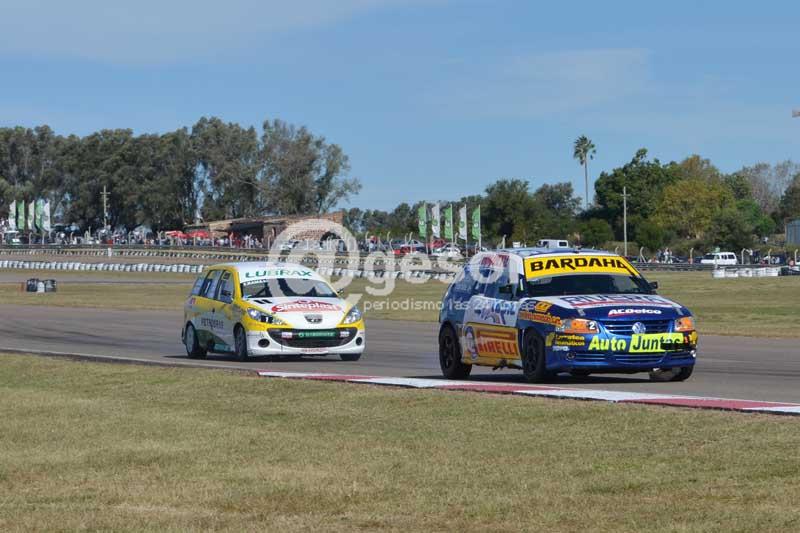 El riverense ganó de punta a punta en Superturismo salvo un momento en que Rama lo sobrepasó pero Larratea pudo recuperar el liderazgo de inmediato